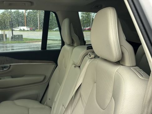 Certified 2024 Volvo XC90 B6 Plus AWD/4WD image 11