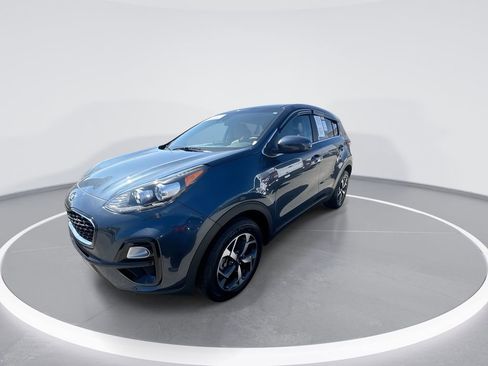 Used 2022 Kia Sportage LX image 4