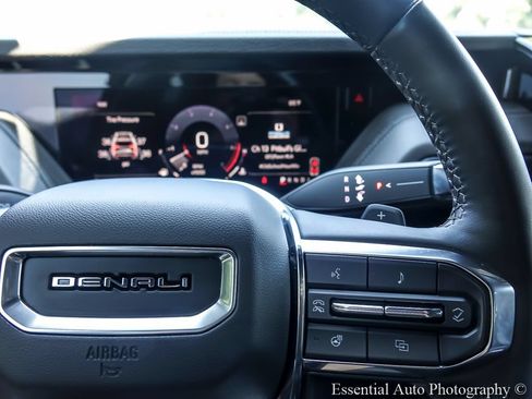 Certified 2025 GMC Yukon XL Denali AWD/4WD image 19