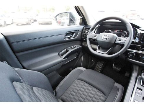 New 2026 Nissan Pathfinder SV w/ SV Premium Package FWD image 6