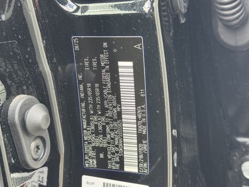 Used 2025 Toyota Highlander LE FWD image 25