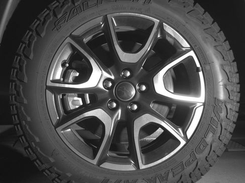 Used 2025 Jeep Compass Trailhawk AWD/4WD image 12