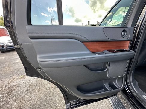 Used 2022 Lincoln Navigator Reserve image 58