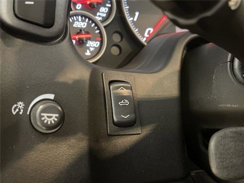 Used 2006 Chevrolet Corvette Convertible w/ Preferred Equipment Group RWD image 21