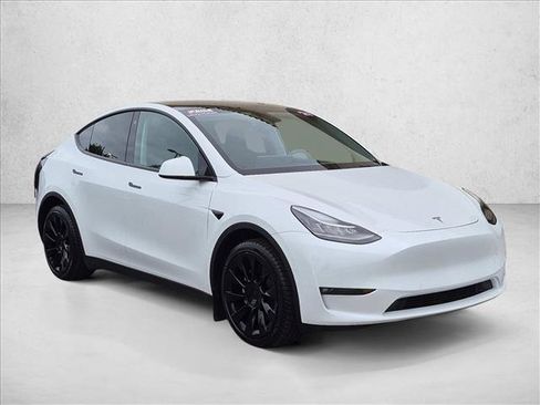 Used 2021 Tesla Model Y Long Range AWD/4WD image 3