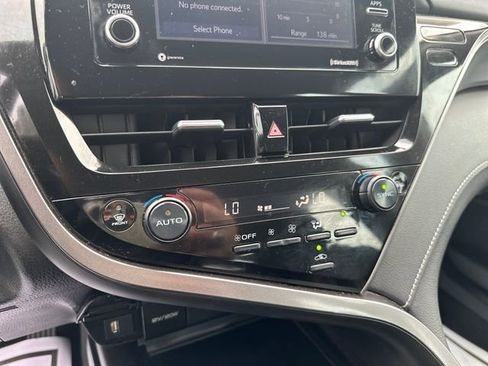 Used 2024 Toyota Camry SE FWD image 18
