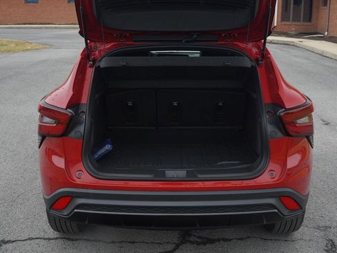 New 2026 Chevrolet Trax RS w/ Sunroof Package image 5