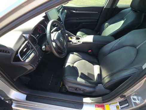 Used 2021 Toyota Camry XSE image 13