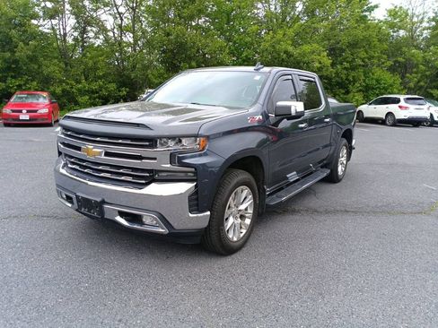 Used 2019 Chevrolet Silverado 1500 LTZ w/ LTZ Convenience Package AWD/4WD image 2