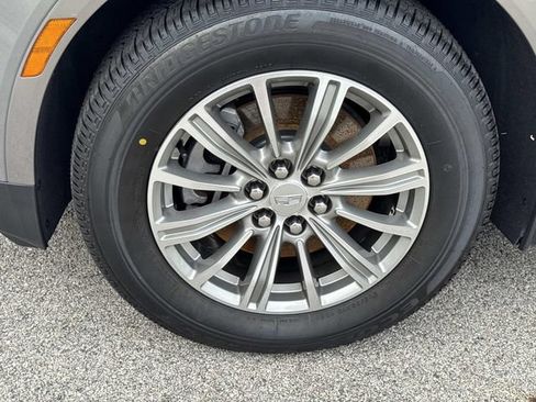 Used 2018 Cadillac XT5 Luxury w/ Driver Awareness Package AWD/4WD image 9