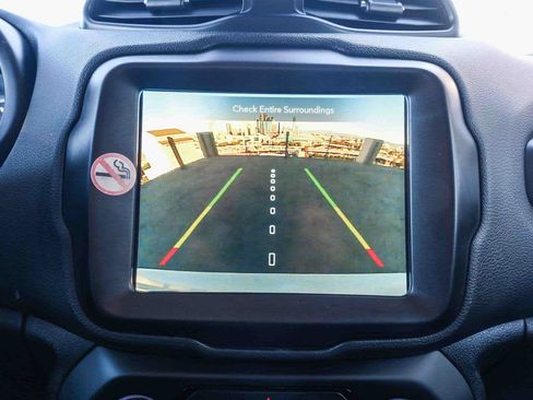Used 2023 Jeep Renegade Latitude AWD/4WD image 25