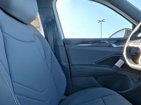 New 2026 Volkswagen Tiguan SE R-Line AWD/4WD image 28