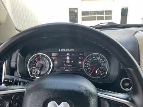 Used 2022 RAM 1500 Laramie AWD/4WD image 13