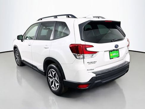 Used 2023 Subaru Forester Premium image 7