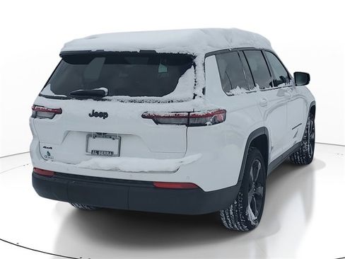 New 2025 Jeep Grand Cherokee L Altitude image 4