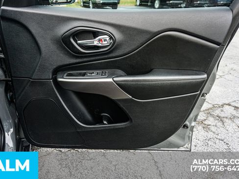 Used 2022 Jeep Cherokee Latitude Lux w/ Sun & Sound Group AWD/4WD image 46