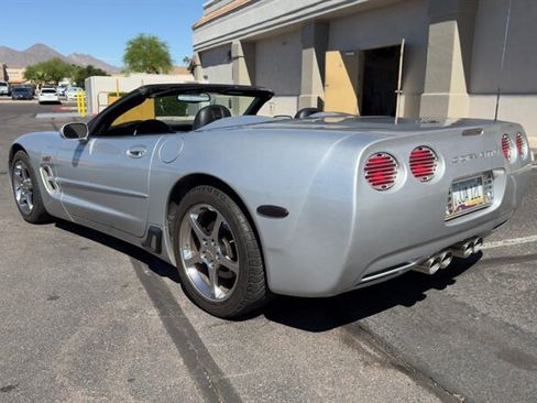 Used 2001 Chevrolet Corvette Convertible w/ Preferred Equipment Group2 RWD image 4