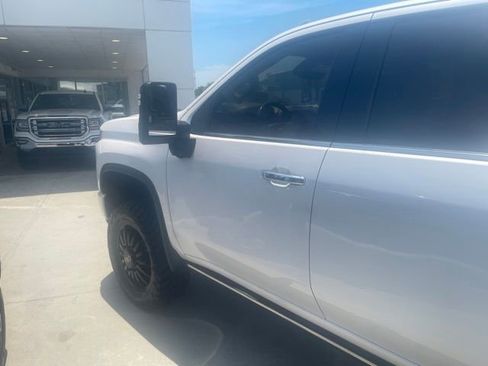 Used 2022 Chevrolet Silverado 3500 High Country AWD/4WD image 10