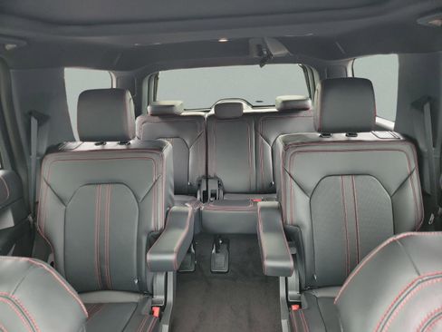 Used 2022 Ford Expedition Limited RWD image 11