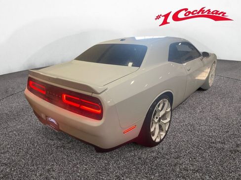 Used 2019 Dodge Challenger R/T image 21