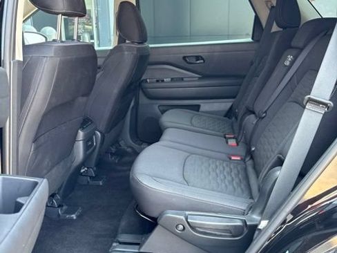 Used 2025 Nissan Pathfinder SV AWD/4WD image 6