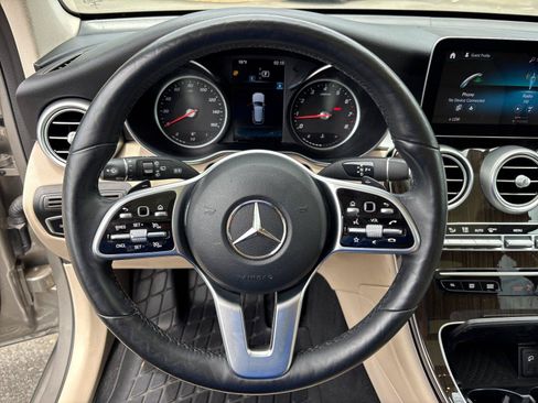 Used 2021 Mercedes-Benz GLC 300 4MATIC image 18