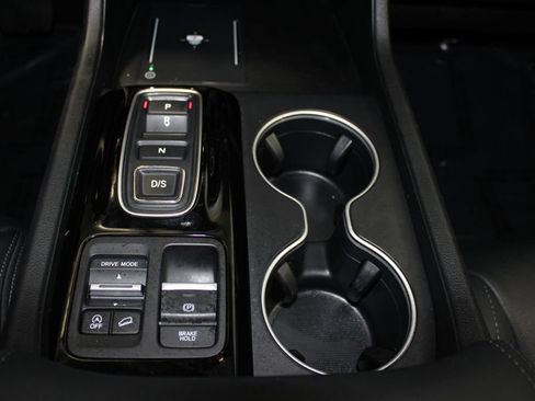 Used 2025 Honda Pilot Touring image 21