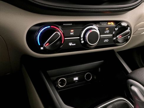 Used 2025 Kia Soul S FWD image 25