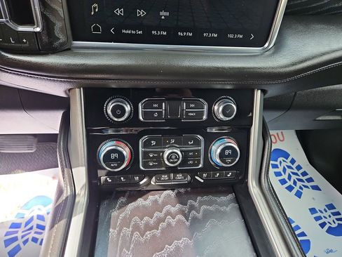 Used 2023 GMC Yukon Denali AWD/4WD image 17
