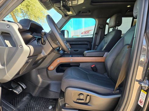 Used 2024 Land Rover Defender 110 X image 9