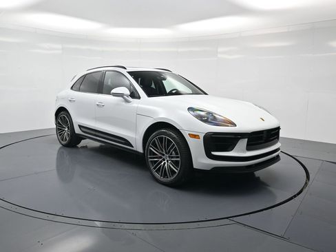 Used 2026 Porsche Macan S AWD/4WD image 32