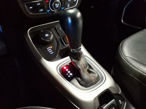 Used 2019 Jeep Compass Latitude w/ Popular Equipment Group AWD/4WD image 15