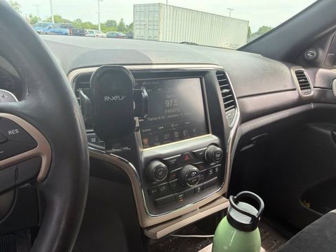 Used 2014 Jeep Grand Cherokee Altitude AWD/4WD image 11