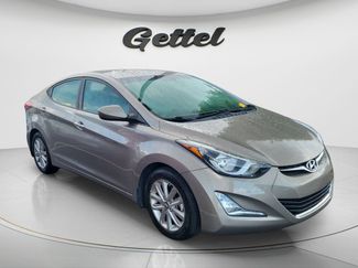 Used 2015 Hyundai Elantra SE w/ Option Group 02 FWD video 2