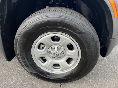 Certified 2024 Nissan Frontier S w/ Technology Package image 24