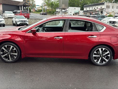 Used 2018 Nissan Altima 2.5 SR FWD image 4