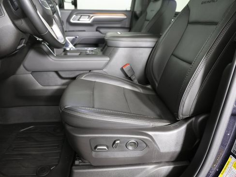 Certified 2024 GMC Sierra 2500 Denali w/ Denali Reserve Package image 13