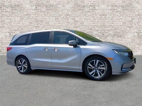 Used 2023 Honda Odyssey Touring image 1
