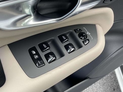 New 2026 Volvo XC90 B5 Core image 7