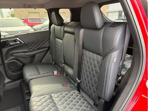 Used 2025 Mitsubishi Outlander SEL image 21