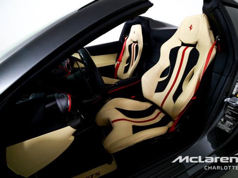 Used 2021 Ferrari 812 GTS RWD image 12
