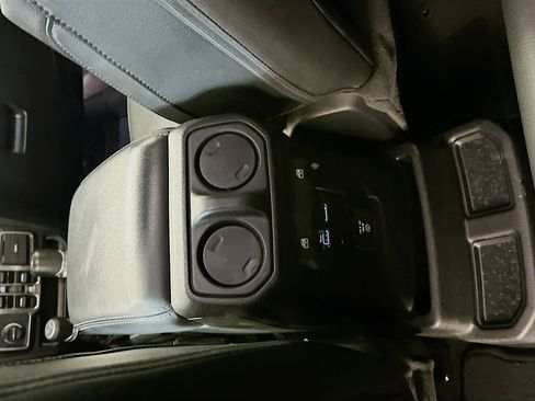 Used 2023 Jeep Wrangler Sahara image 27