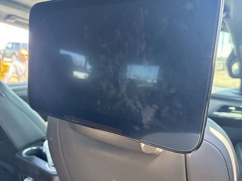 Used 2021 GMC Yukon SLT w/ Rear Media and Nav Package image 29