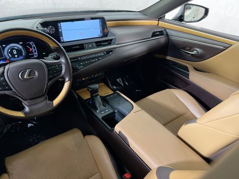 Used 2019 Lexus ES 300h image 24