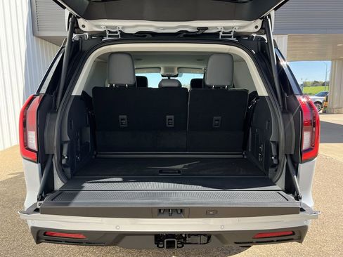 New 2026 Ford Expedition Active RWD image 24