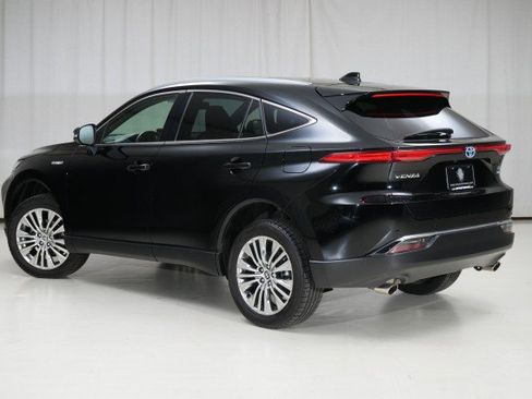 Used 2021 Toyota Venza XLE image 25