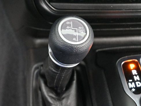 Used 2023 Jeep Wrangler Unlimited AWD/4WD image 25