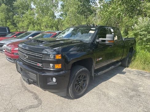 Used 2018 Chevrolet Silverado 2500 LTZ w/ Midnight Edition AWD/4WD image 3