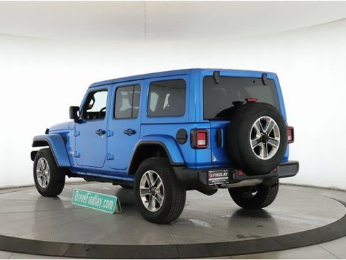 Used 2023 Jeep Wrangler Sahara image 8