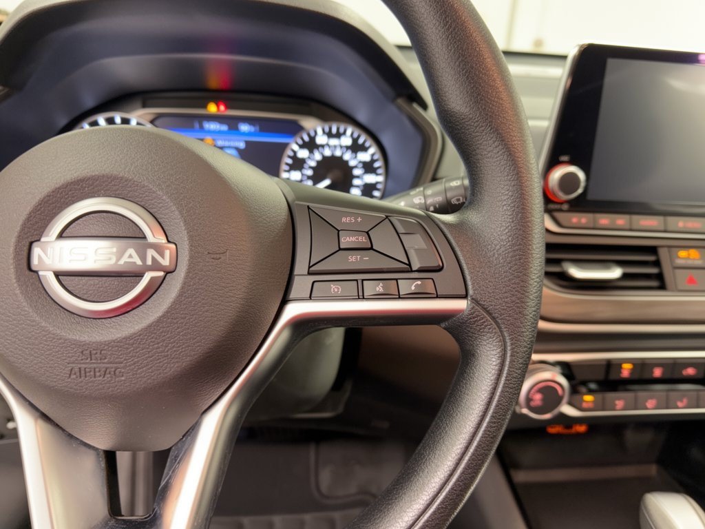 Used 2024 Nissan Altima 2.5 SV FWD image 19